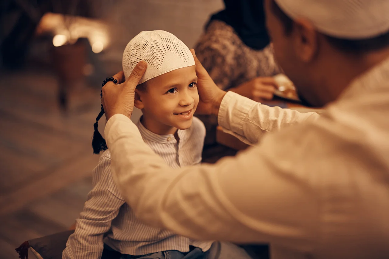 Kinderen leren vasten: een daad van aanbidding die wordt geplant en een evenwichtig mens voortbrengt